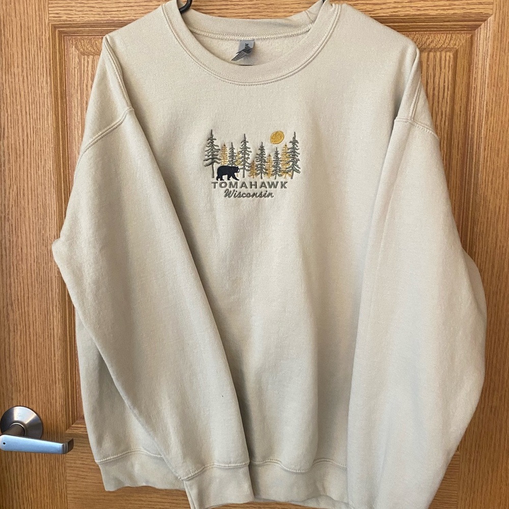 Tomahawk, WI crewneck